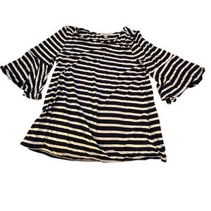 Green Envelope white and black top with flared sleeves. Medium